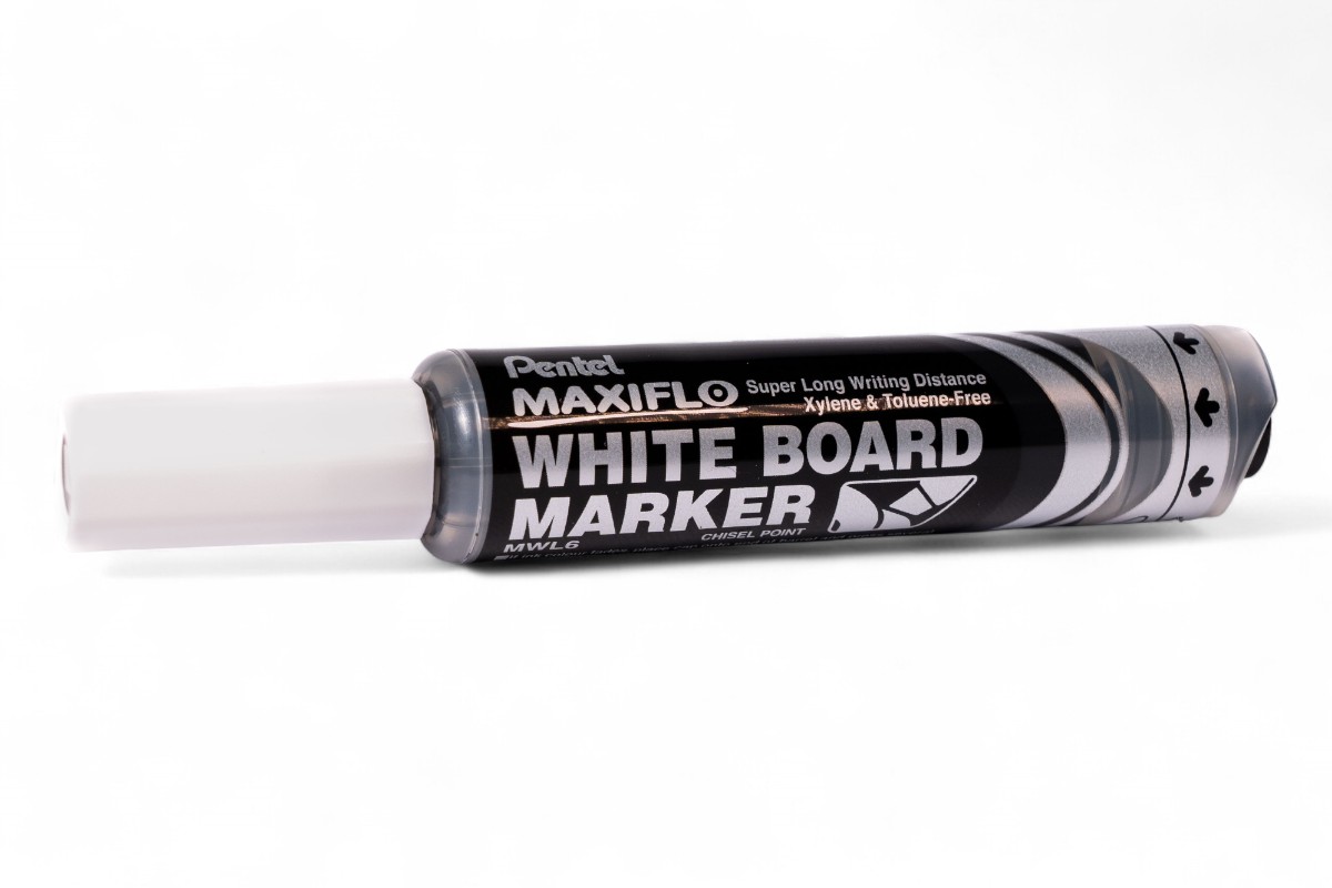 Marcatore cancellabile Maxiflo per lavagne - Punta a scalpello da 2-6mm - Nero