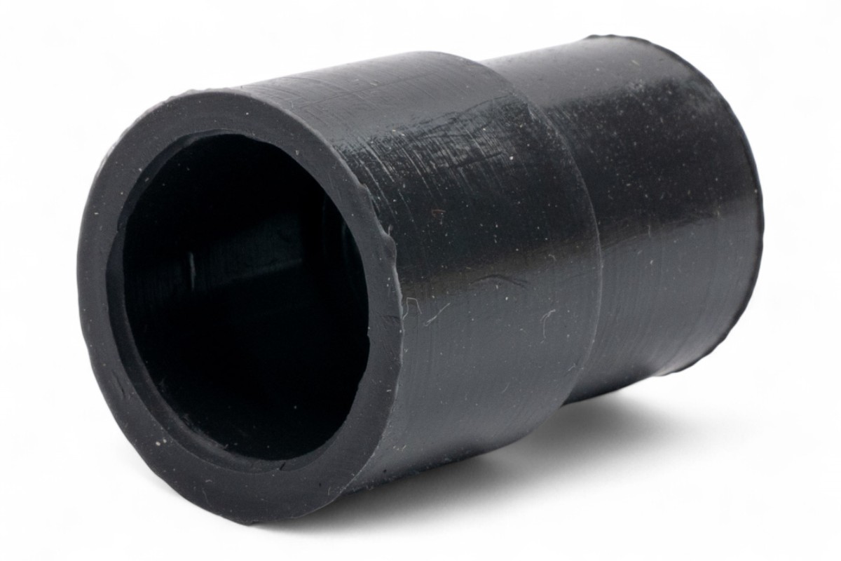 Manicotto silenziatore in gomma nero - ø interno 18mm da un lato/20mm dall'altro, lunghezza 40mm
