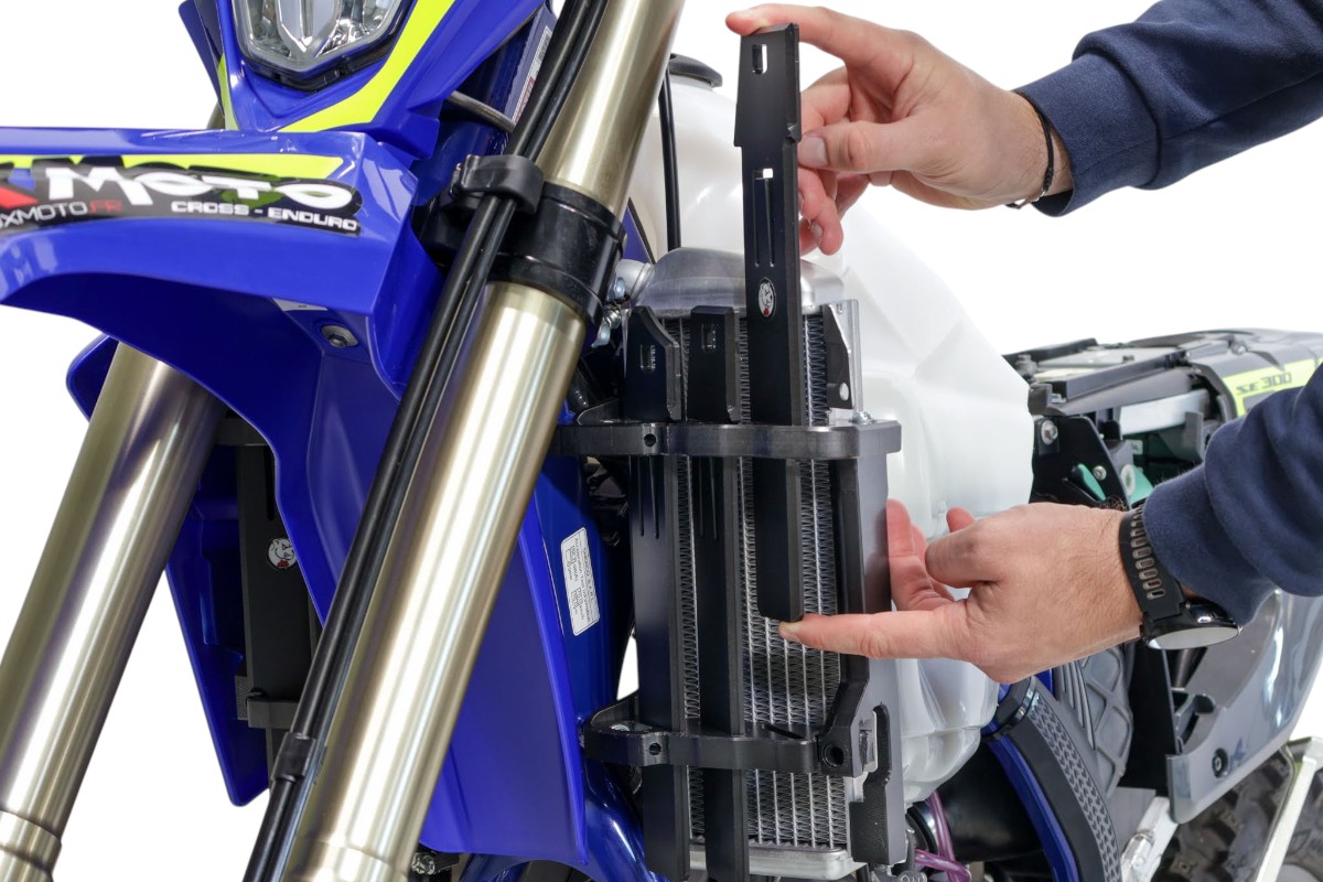 Protezioni radiatori AXP in HDPE (polietilene ad alta densità) - SHERCO - Nero