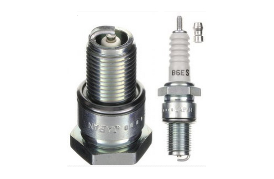 Candela NGK  B6ES (10 pezzi per scatola)