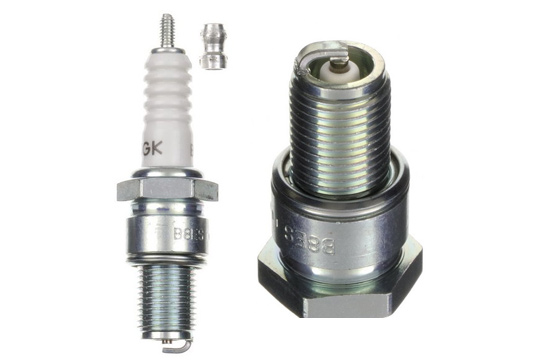 Candela NGK  B8ES  (10 pezzi per scatola)
