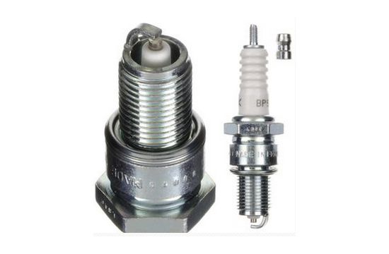 Candela NGK  BP5ES (10 pezzi per scatola)