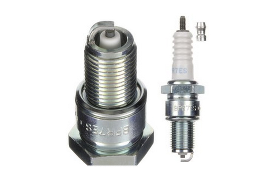 Candela NGK BPR7ES (10 pezzi per scatola)