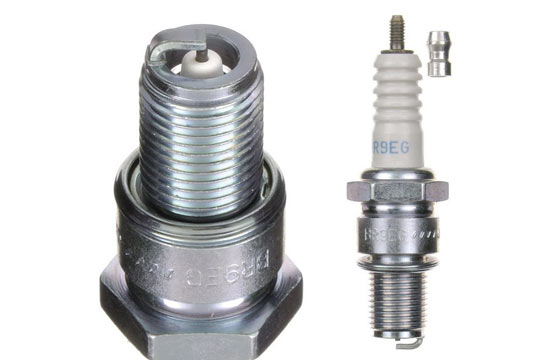 Candela NGK BR9EG (4 pezzi per scatola)