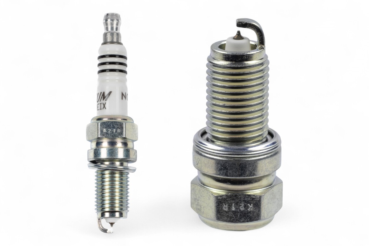 Candela NGK DCPR9EIX (venduta singolarmente)