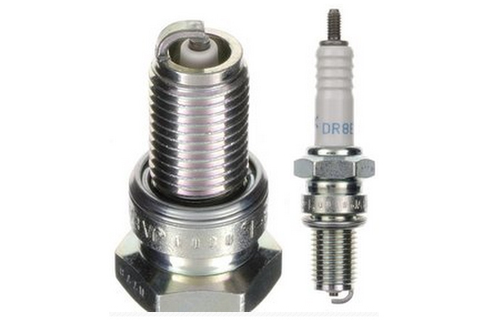 Candela NGK DR8ES-L (10 pezzi per scatola)