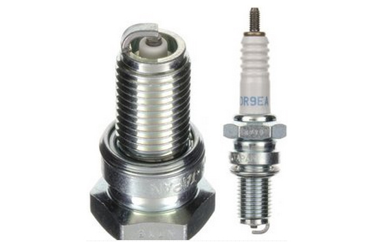 Candela NGK DR9EA (venduta singolarmente)