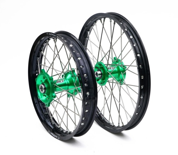 Ruota REX Posteriore 18" x 2,15 KAWASAKI -  Cerchio nero - Mozzo verde
