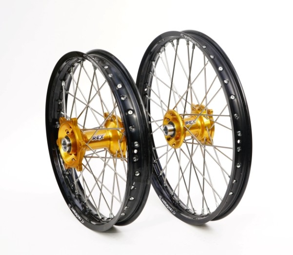 Ruota REX Posteriore 19" x 2,15 SUZUKI -  Cerchio nero - Mozzo oro